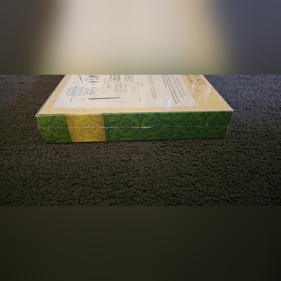 The Art of Calligraphy Deluxe Calligraphy Kit - Picture 4 of 6